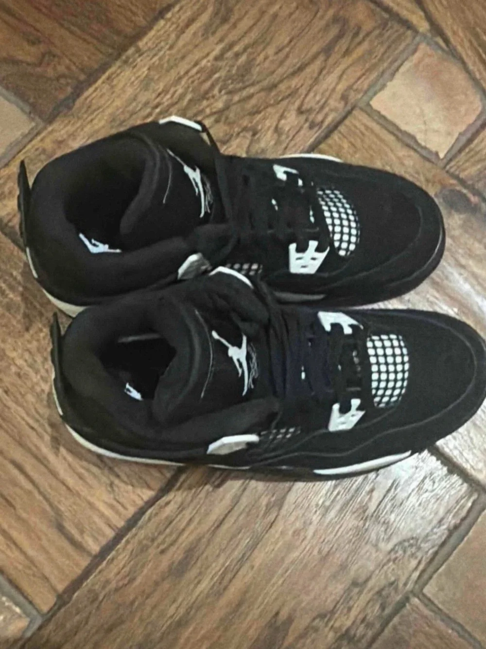 White Thunders JORDAN 4